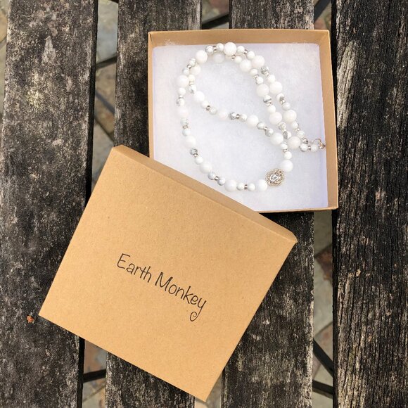 White natural stone & sterling silver choker - Picture 6 of 9